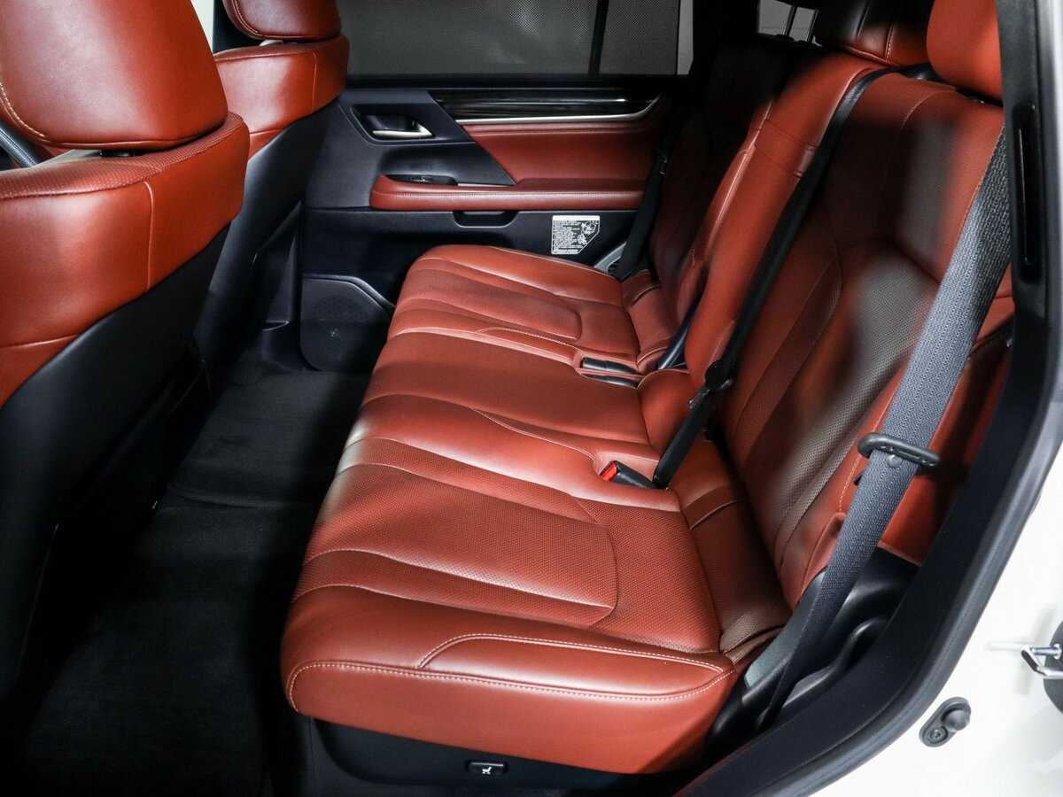 Lexus LX с пробегом — 2016 год. Фото: #6