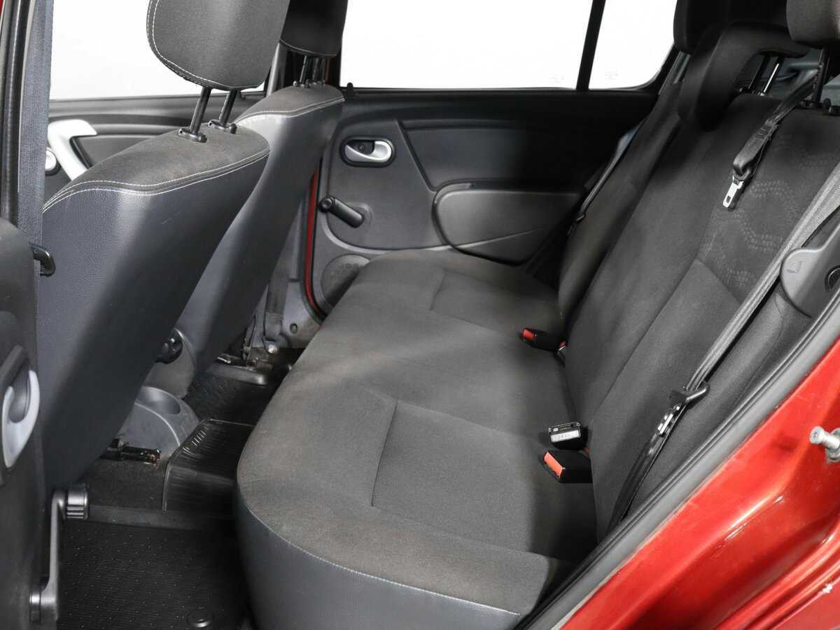 Renault Sandero с пробегом — 2011 год. Фото: #5