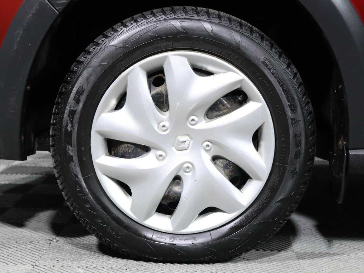 Renault Sandero с пробегом — 2011 год. Фото: #10