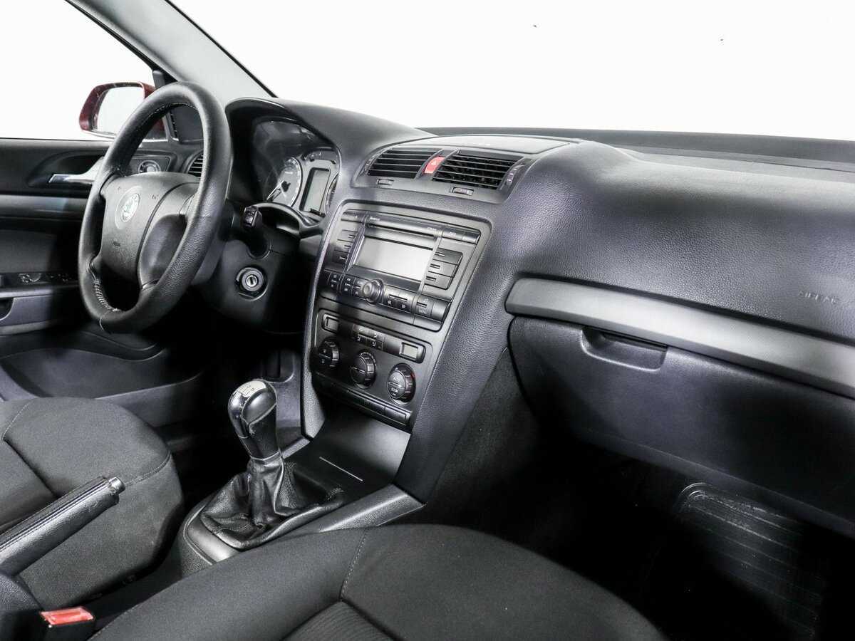 Skoda Octavia с пробегом — 2005 год. Фото: #8