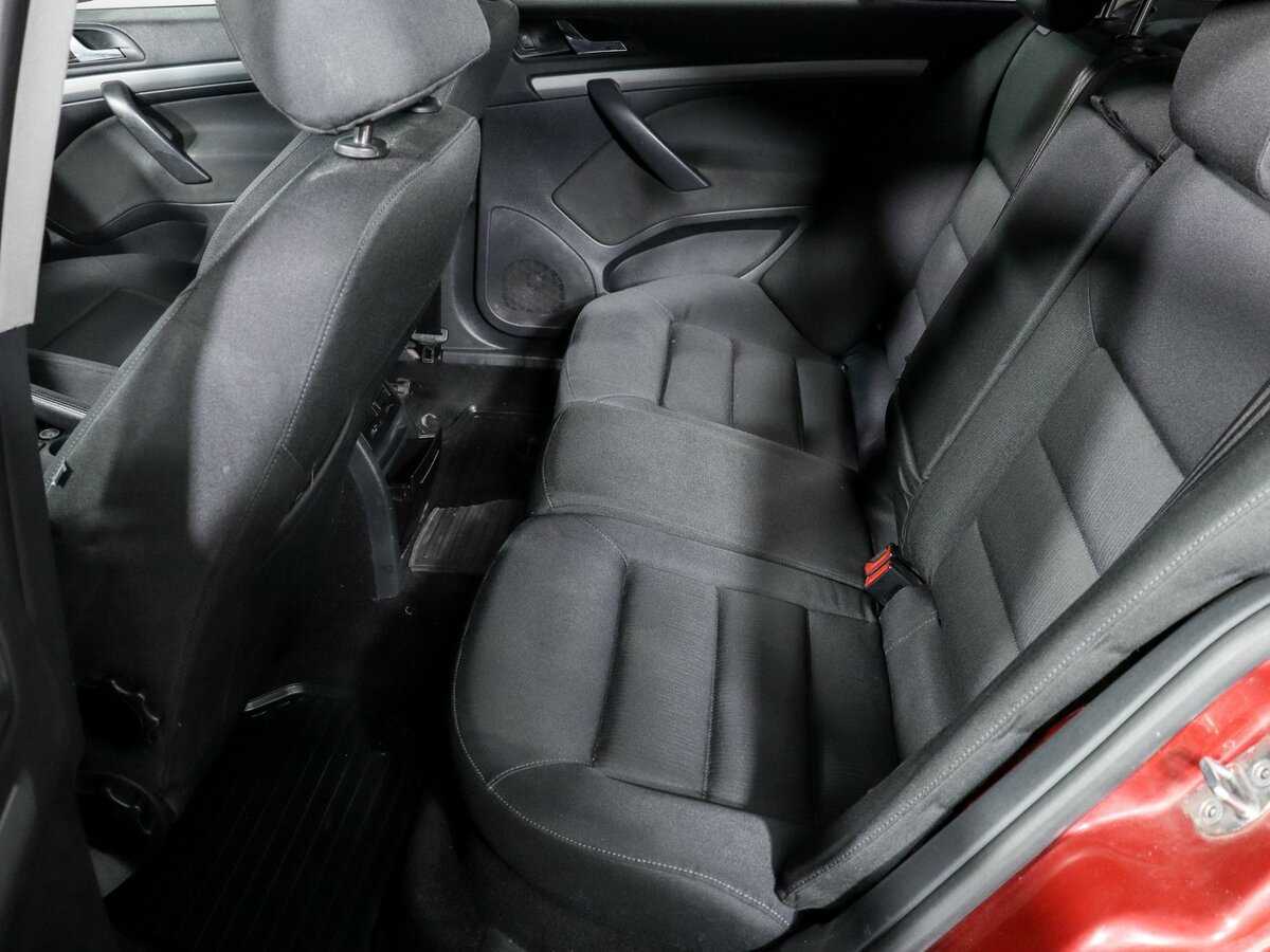 Skoda Octavia с пробегом — 2005 год. Фото: #9