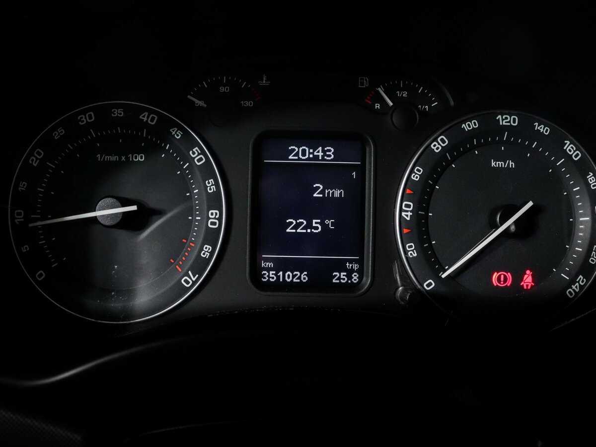 Skoda Octavia с пробегом — 2005 год. Фото: #10