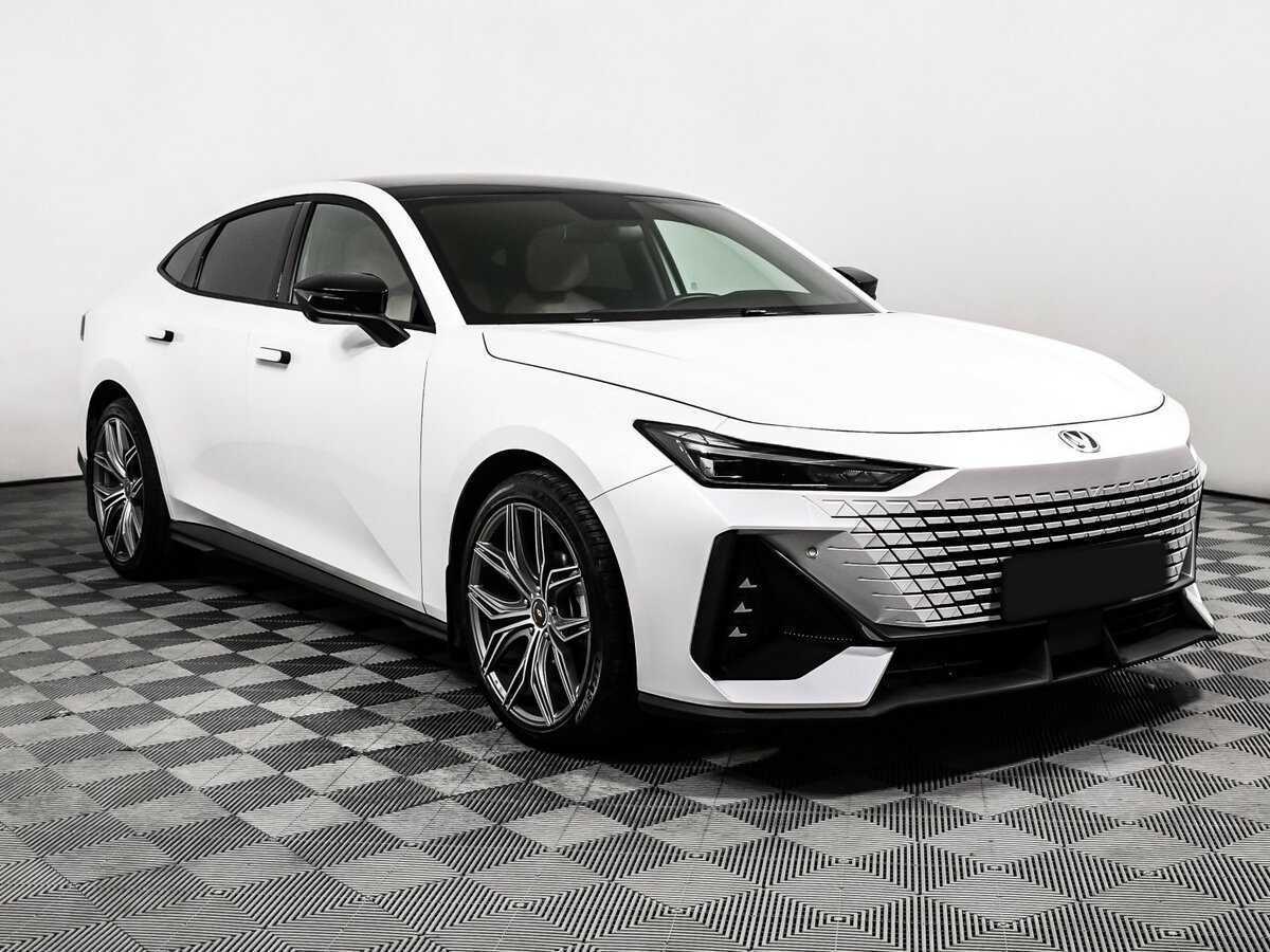 Changan UNI-V с пробегом — 2023 год. Фото: #2