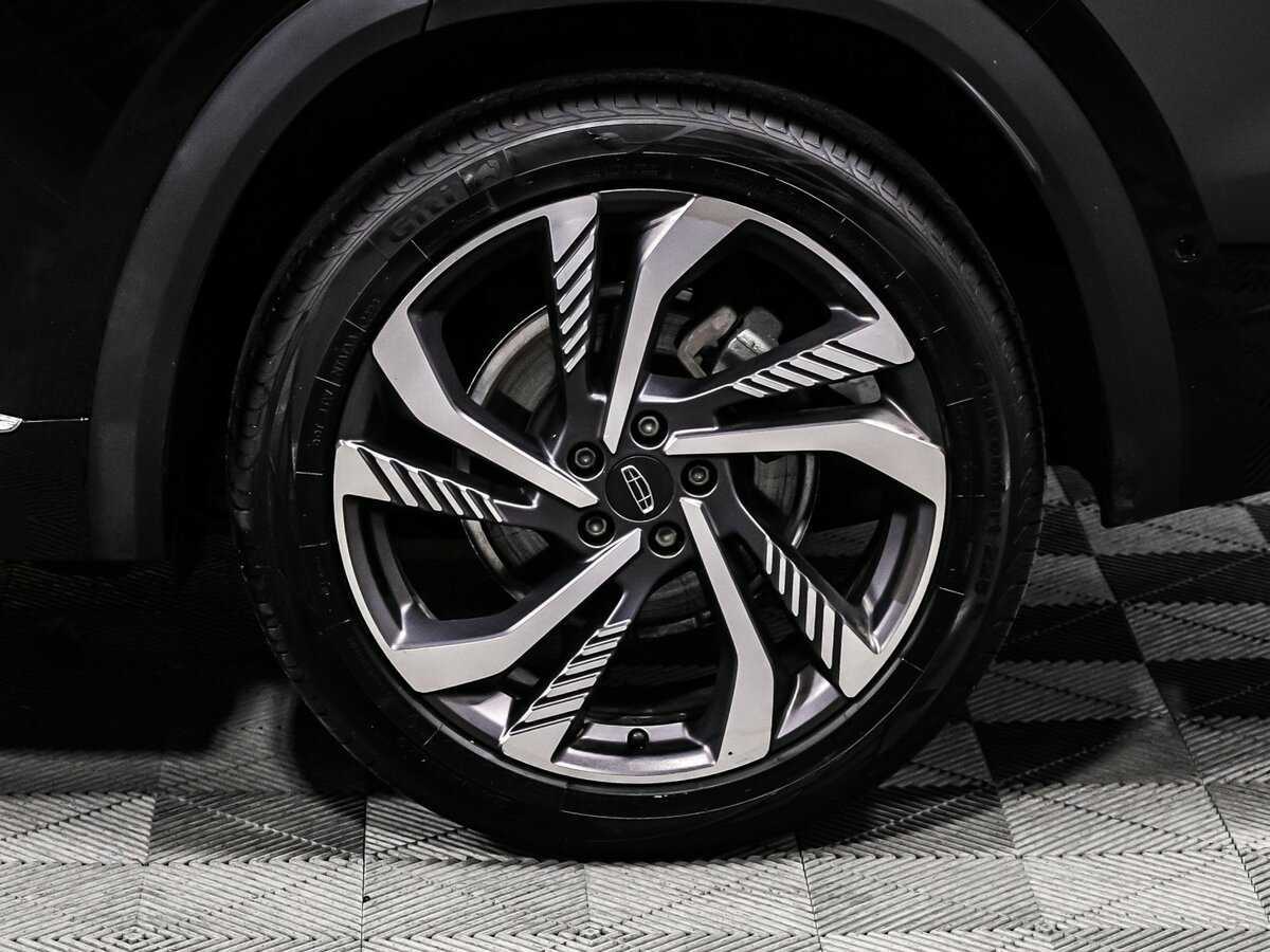 Geely Monjaro с пробегом — 2023 год. Фото: #13