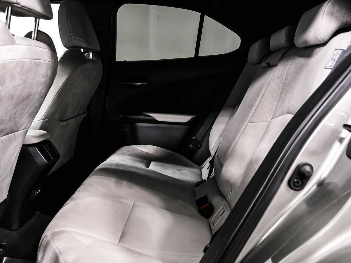 Lexus UX с пробегом — 2021 год. Фото: #12