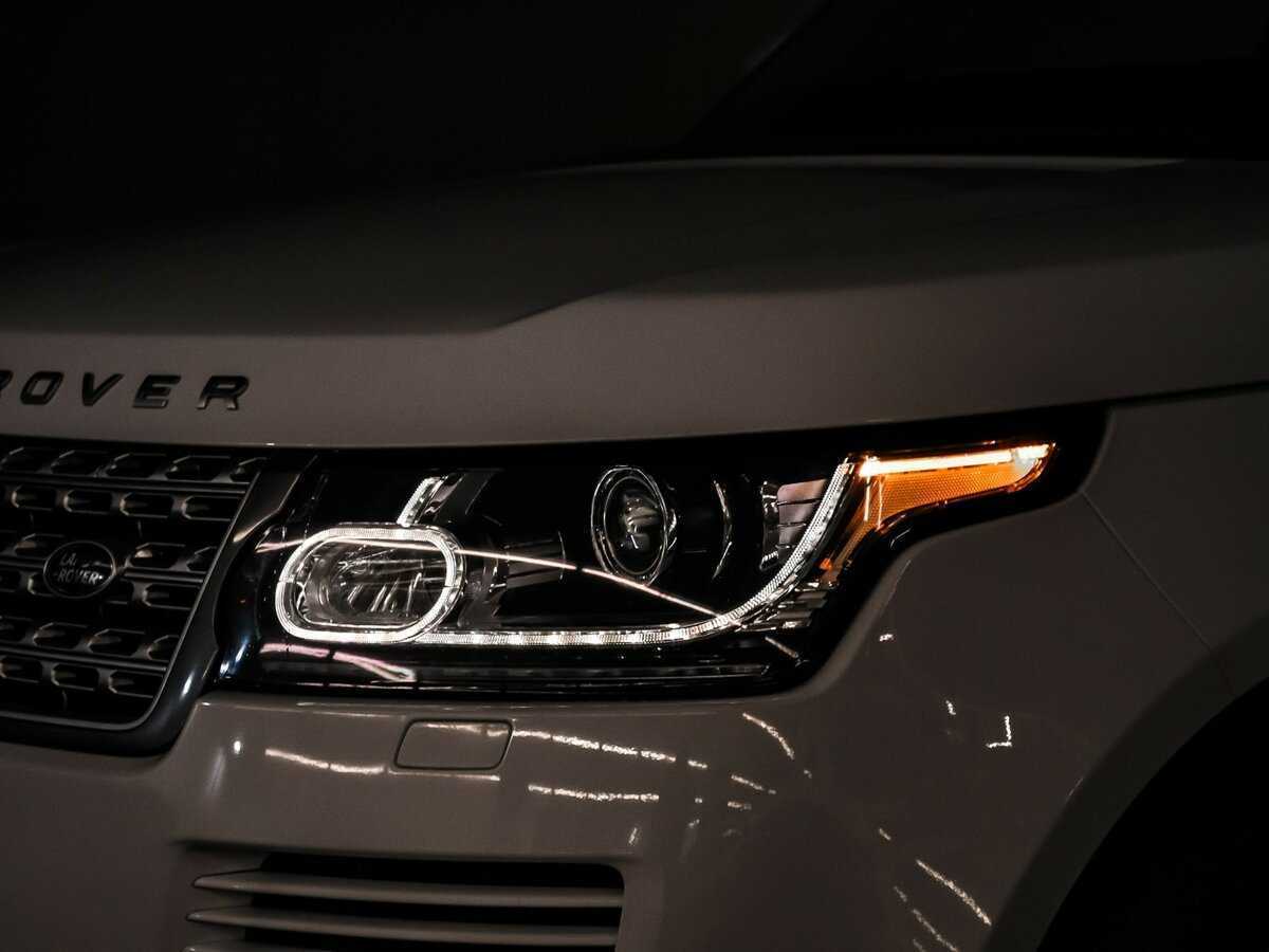 Land Rover Range Rover с пробегом — 2015 год. Фото: #16