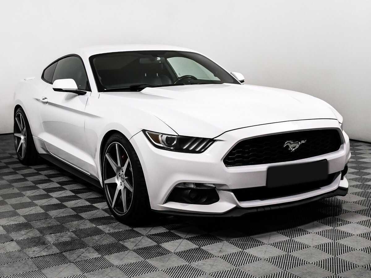 Ford Mustang с пробегом — 2015 год. Фото: #2