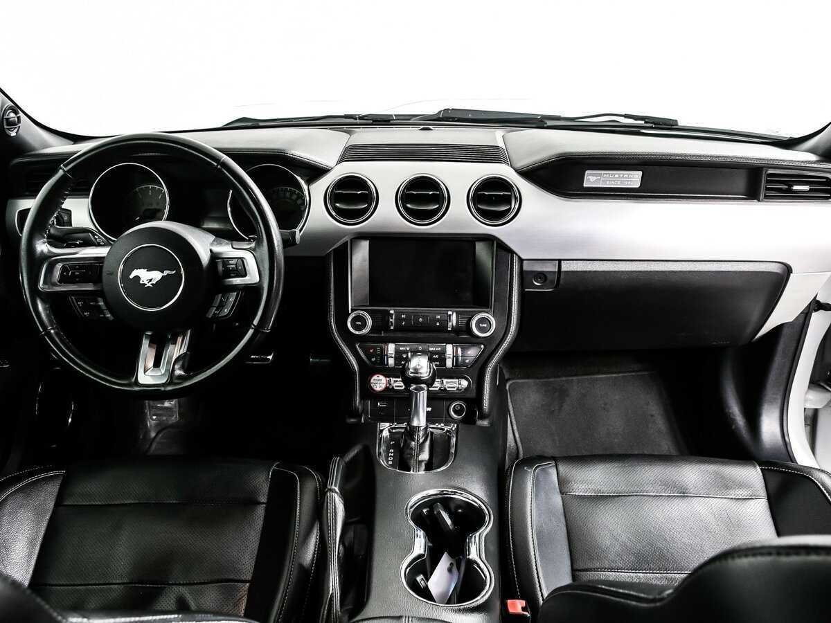 Ford Mustang с пробегом — 2015 год. Фото: #10