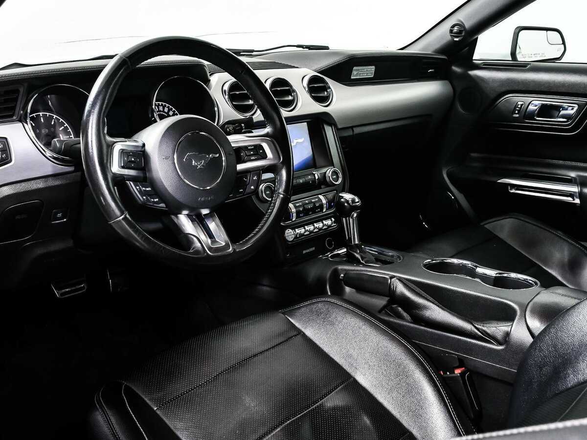 Ford Mustang с пробегом — 2015 год. Фото: #11