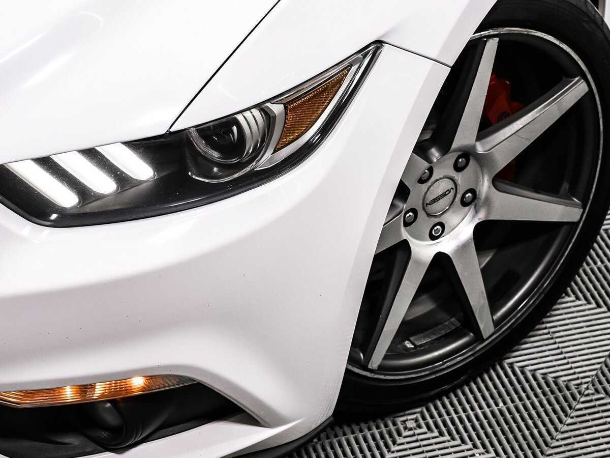Ford Mustang с пробегом — 2015 год. Фото: #13