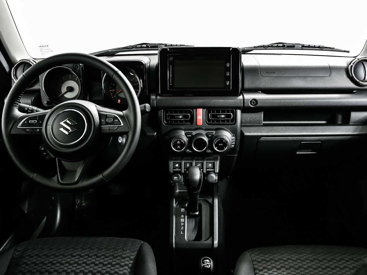Suzuki Jimny с пробегом — 2024 год. Фото: #10