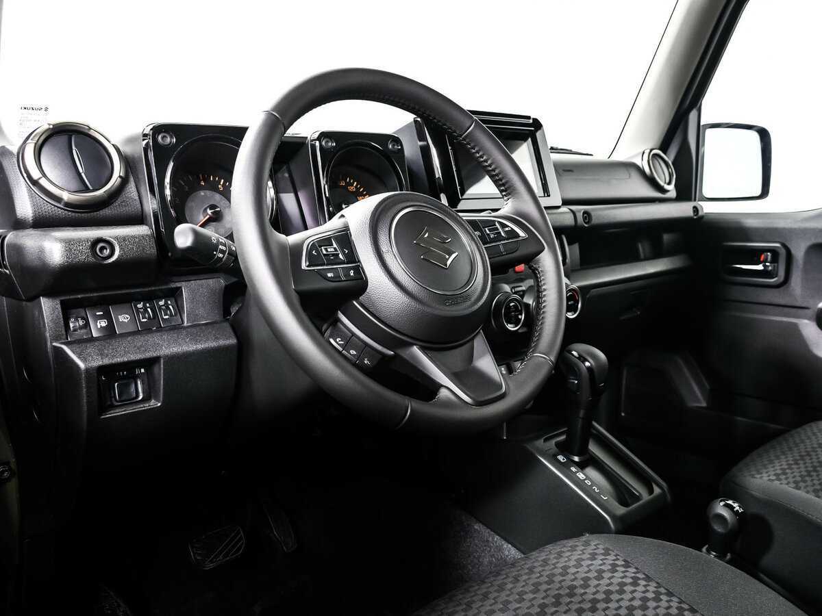 Suzuki Jimny с пробегом — 2024 год. Фото: #12