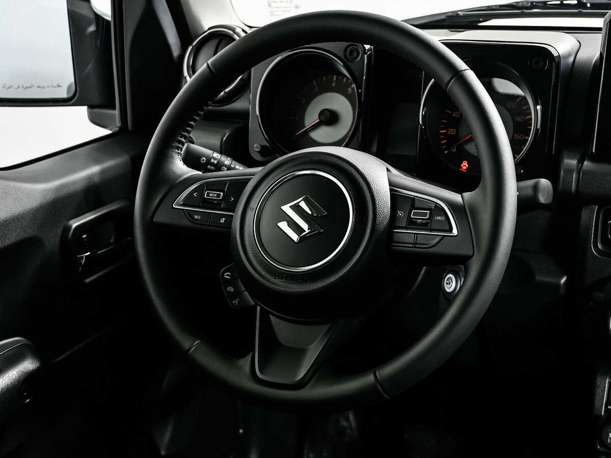 Suzuki Jimny с пробегом — 2024 год. Фото: #13