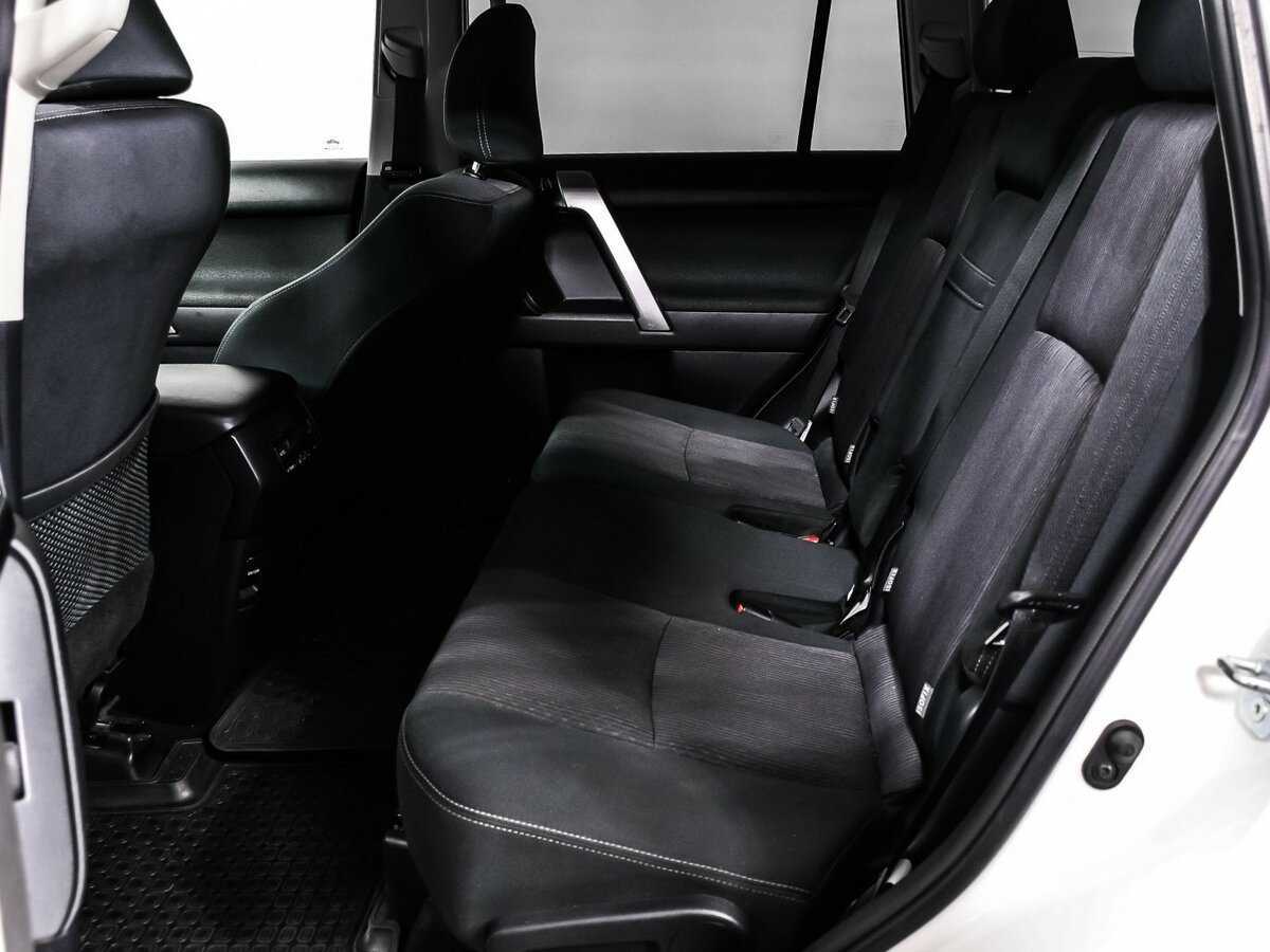 Toyota Land Cruiser Prado с пробегом — 2018 год. Фото: #11