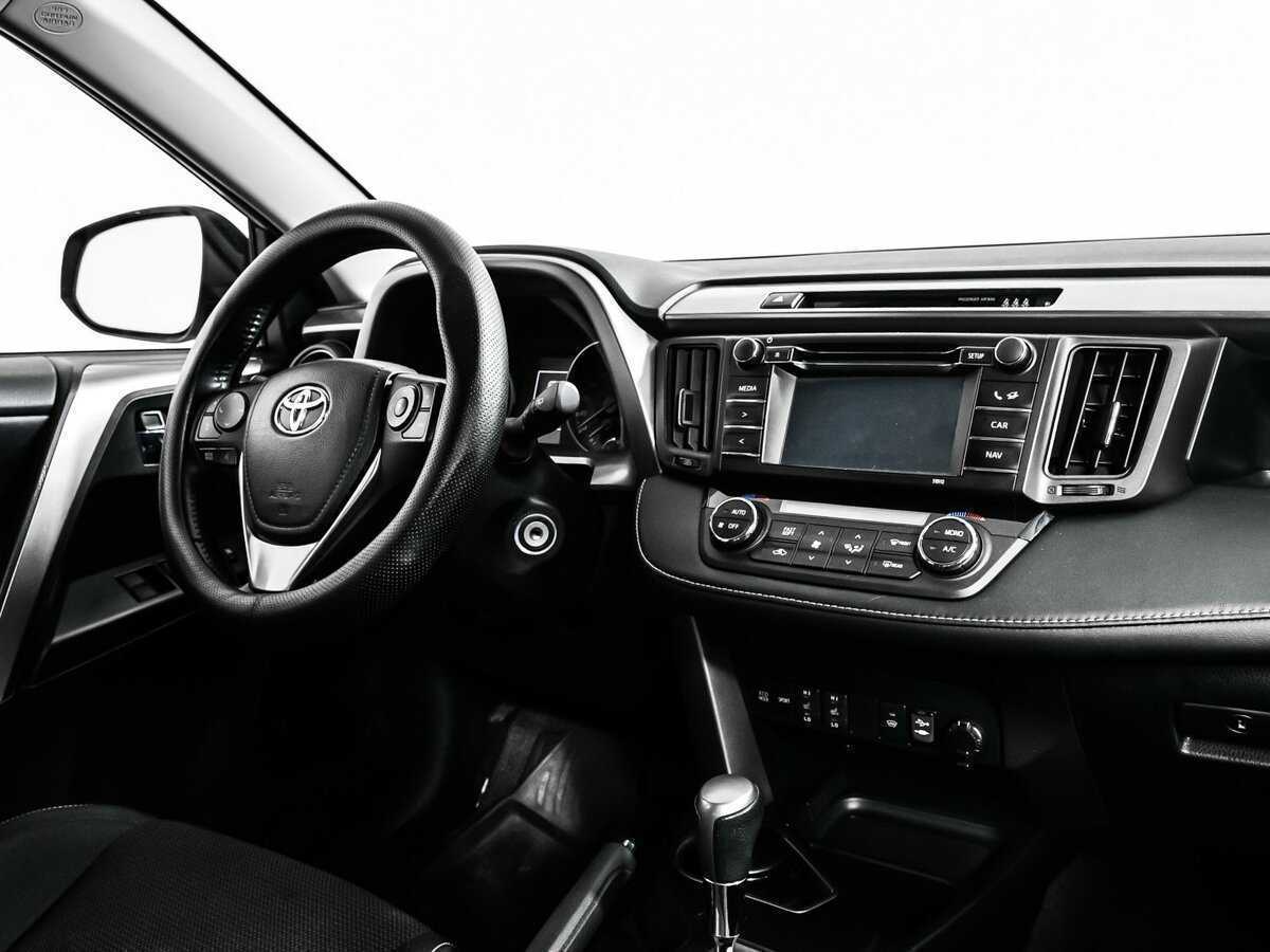 Toyota RAV4 с пробегом — 2016 год. Фото: #8