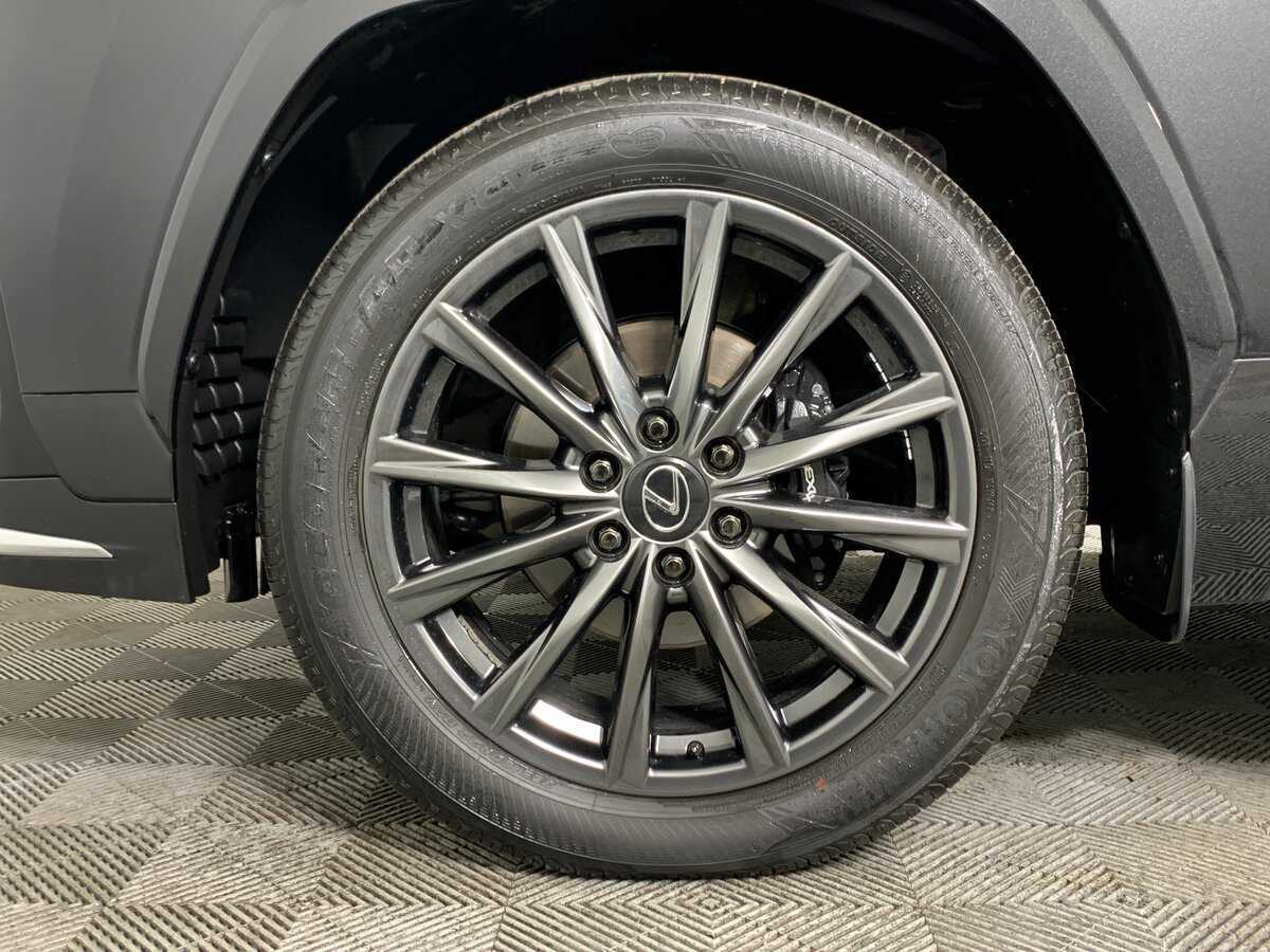 Lexus LX с пробегом — 2024 год. Фото: #8