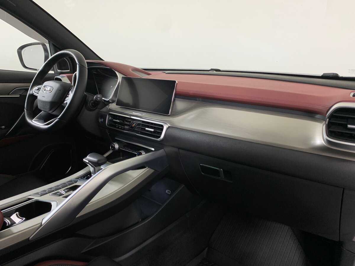 Geely Coolray с пробегом — 2023 год. Фото: #13