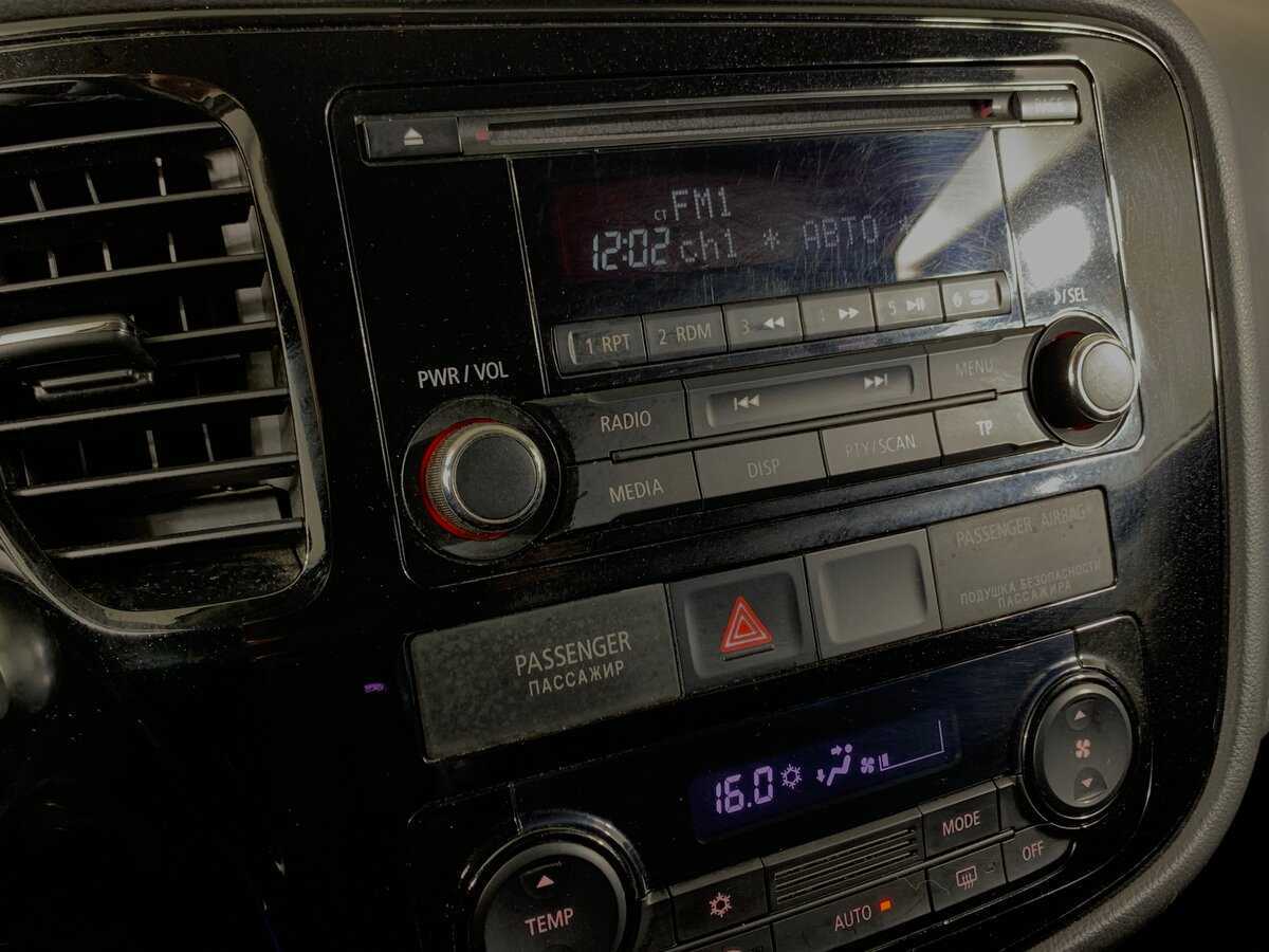 Mitsubishi Outlander с пробегом — 2013 год. Фото: #15