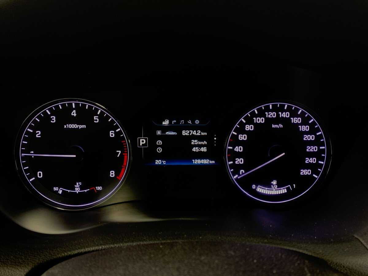 Hyundai Genesis с пробегом — 2016 год. Фото: #14