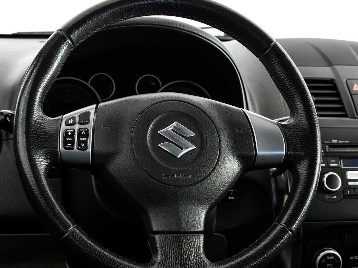 Suzuki SX4 с пробегом — 2011 год. Фото: #9