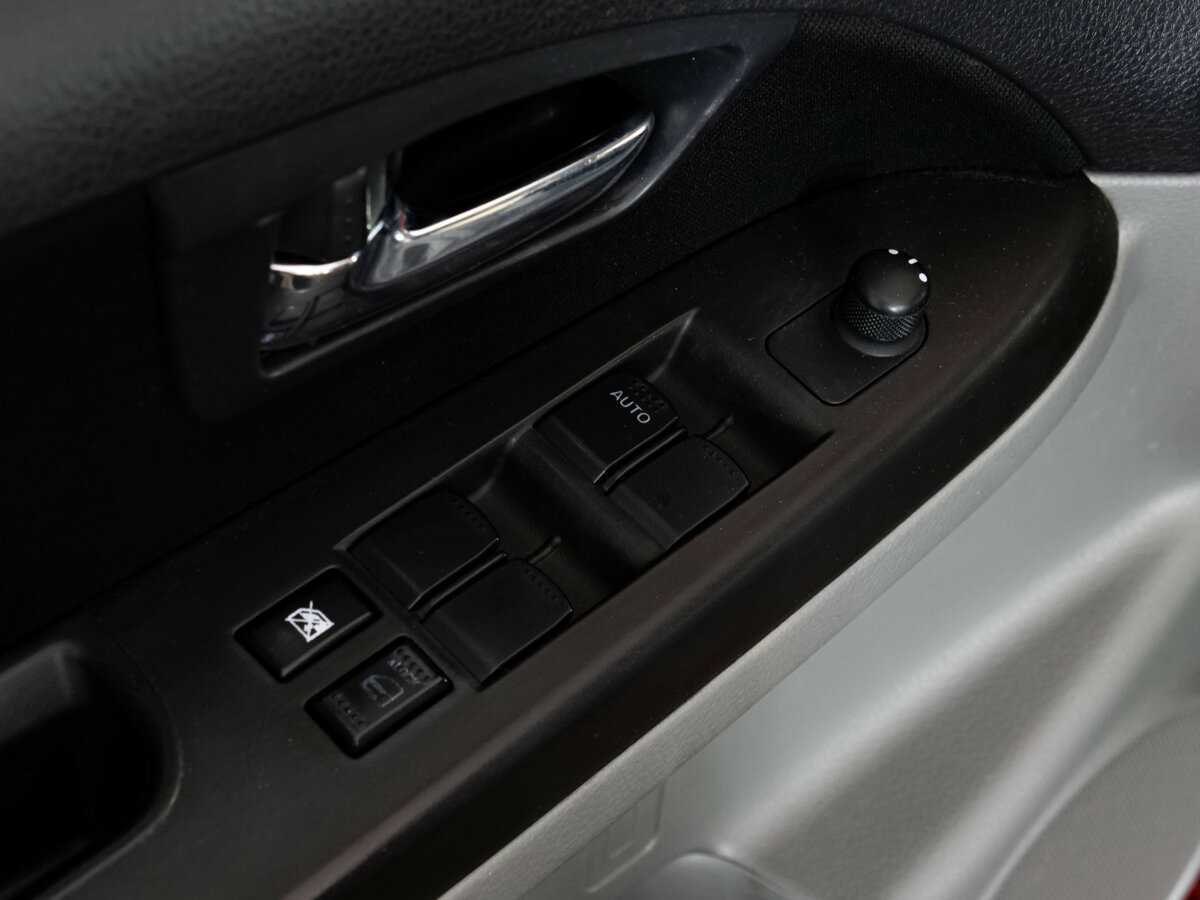 Suzuki SX4 с пробегом — 2011 год. Фото: #13