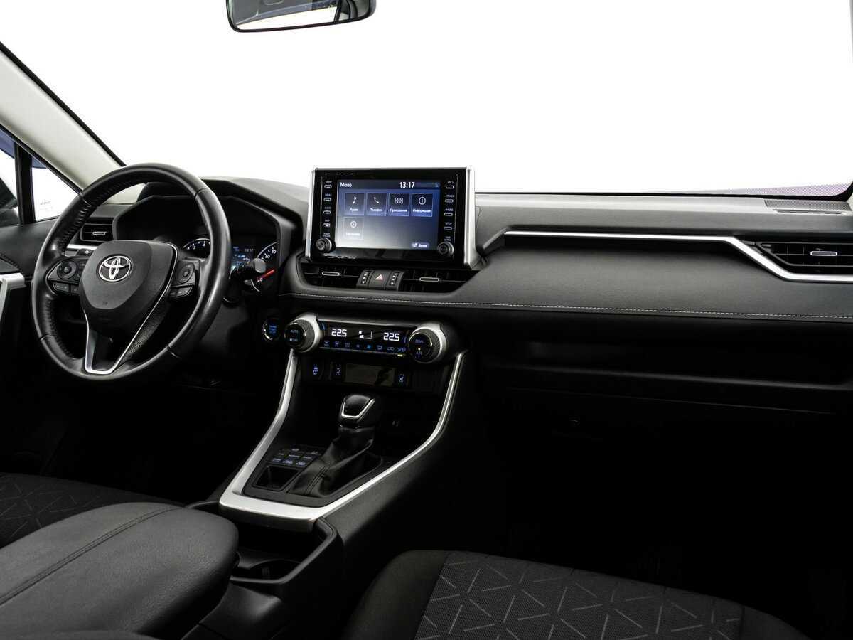 Toyota RAV4 с пробегом — 2020 год. Фото: #7