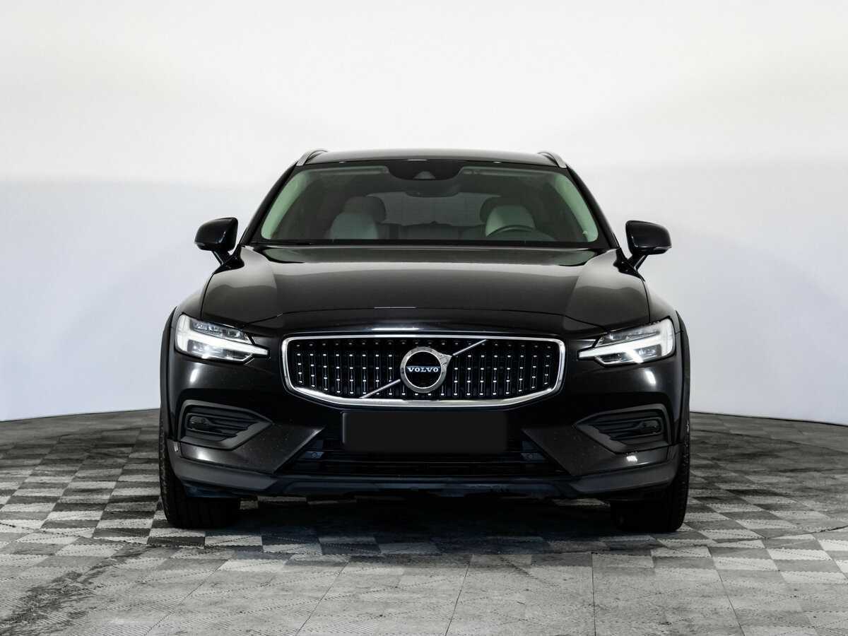 Volvo V60 Cross Country с пробегом — 2019 год. Фото: #1