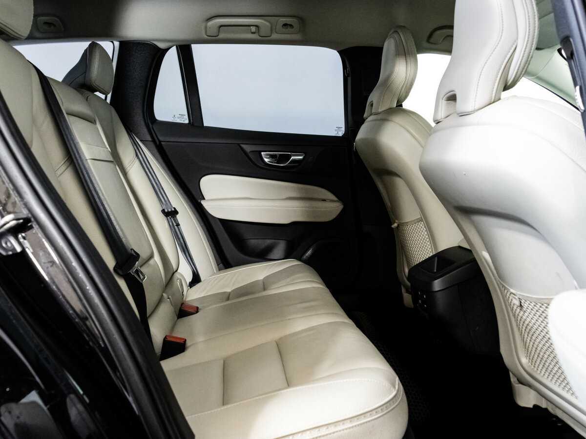 Volvo V60 Cross Country с пробегом — 2019 год. Фото: #16