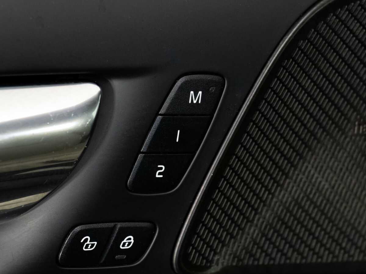 Volvo V60 Cross Country с пробегом — 2019 год. Фото: #17