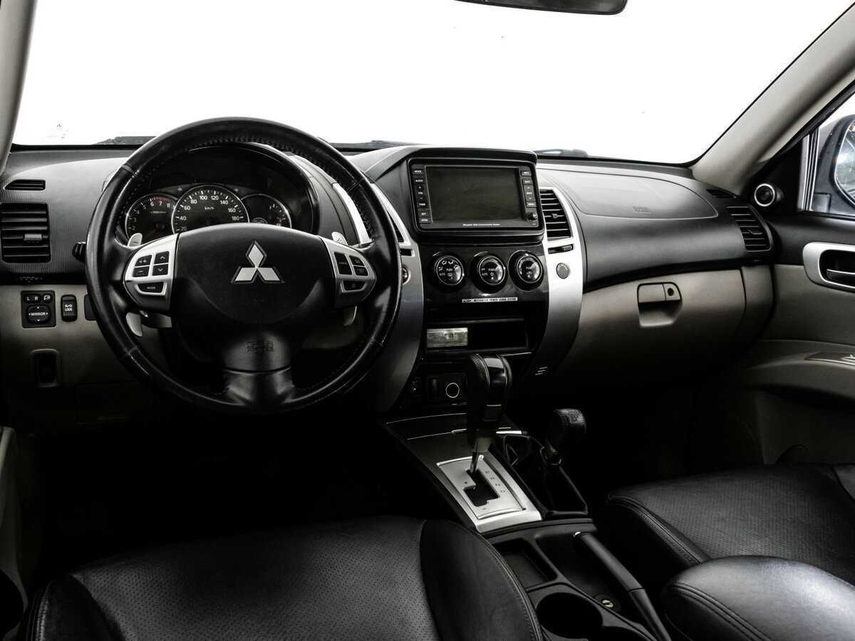 Mitsubishi Pajero Sport с пробегом — 2010 год. Фото: #7