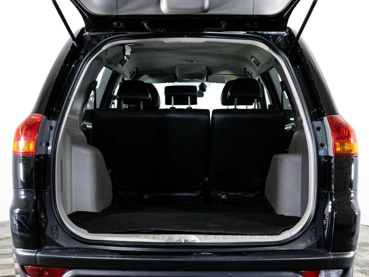 Mitsubishi Pajero Sport с пробегом — 2010 год. Фото: #12