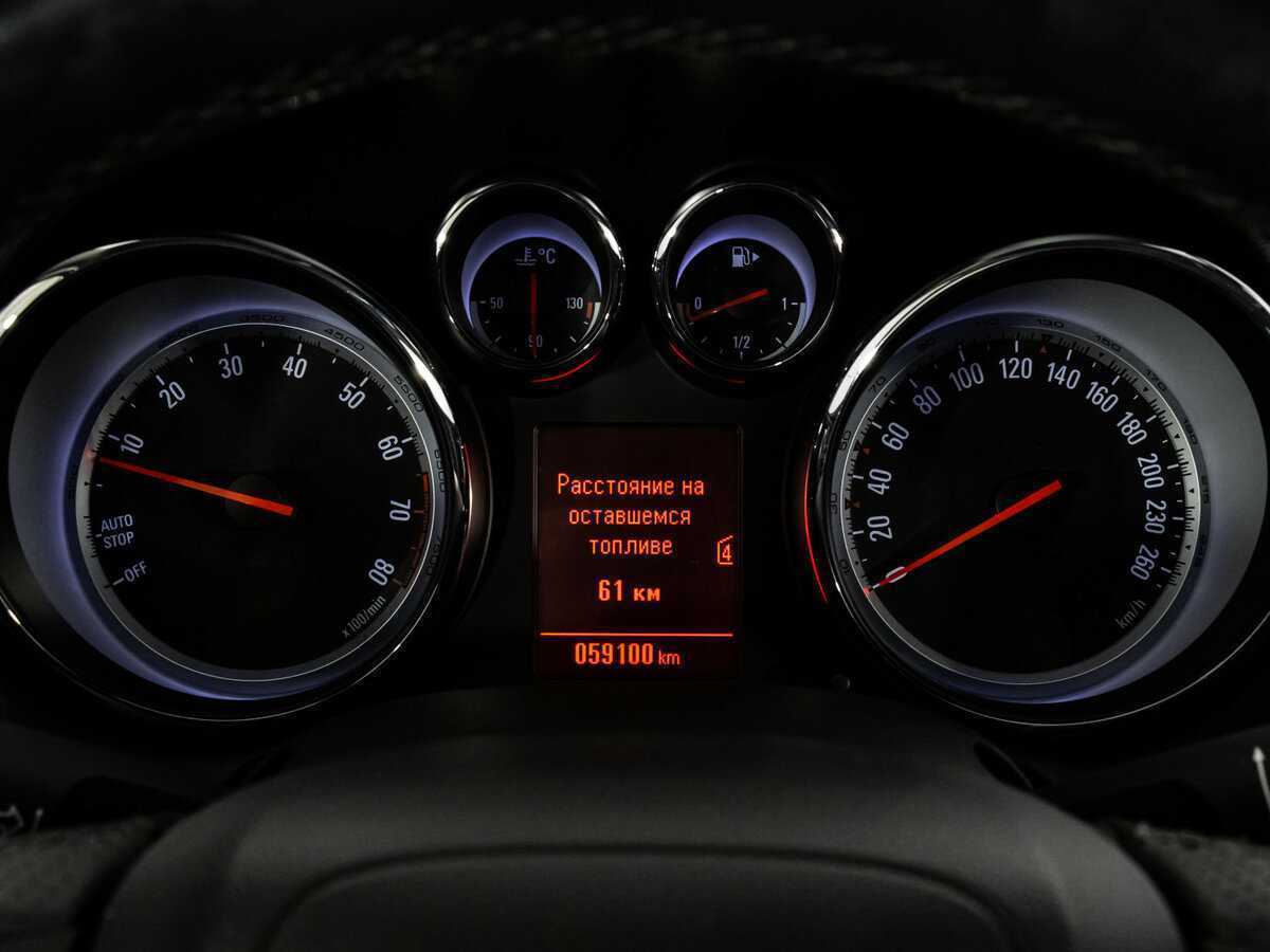 Opel Astra с пробегом — 2012 год. Фото: #18