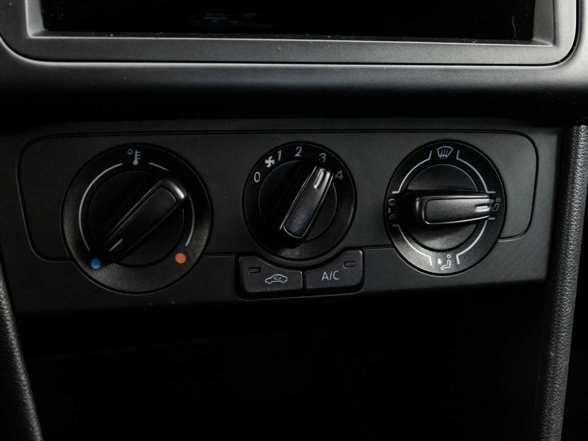 Volkswagen Polo с пробегом — 2017 год. Фото: #11