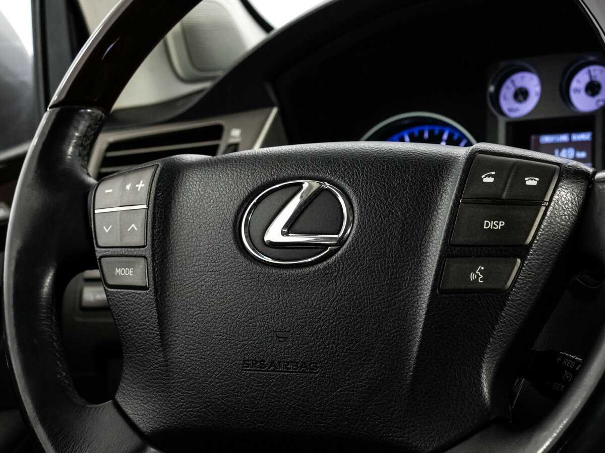Lexus LX с пробегом — 2008 год. Фото: #9