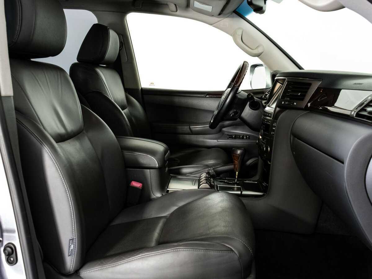 Lexus LX с пробегом — 2008 год. Фото: #12