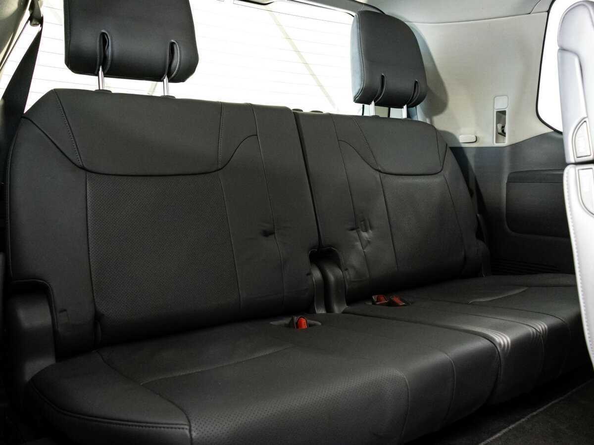 Lexus LX с пробегом — 2008 год. Фото: #15