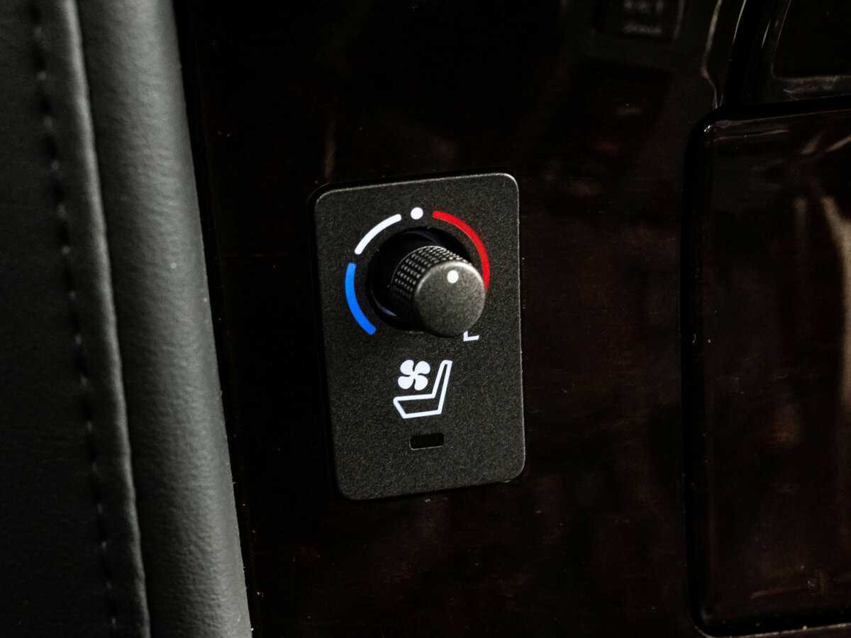 Lexus LX с пробегом — 2008 год. Фото: #19