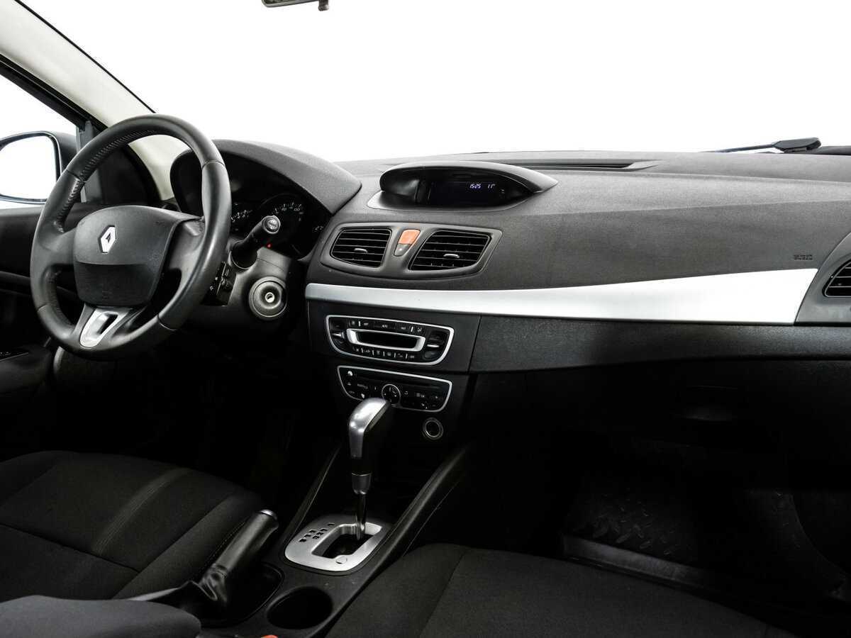 Renault Fluence с пробегом — 2011 год. Фото: #6