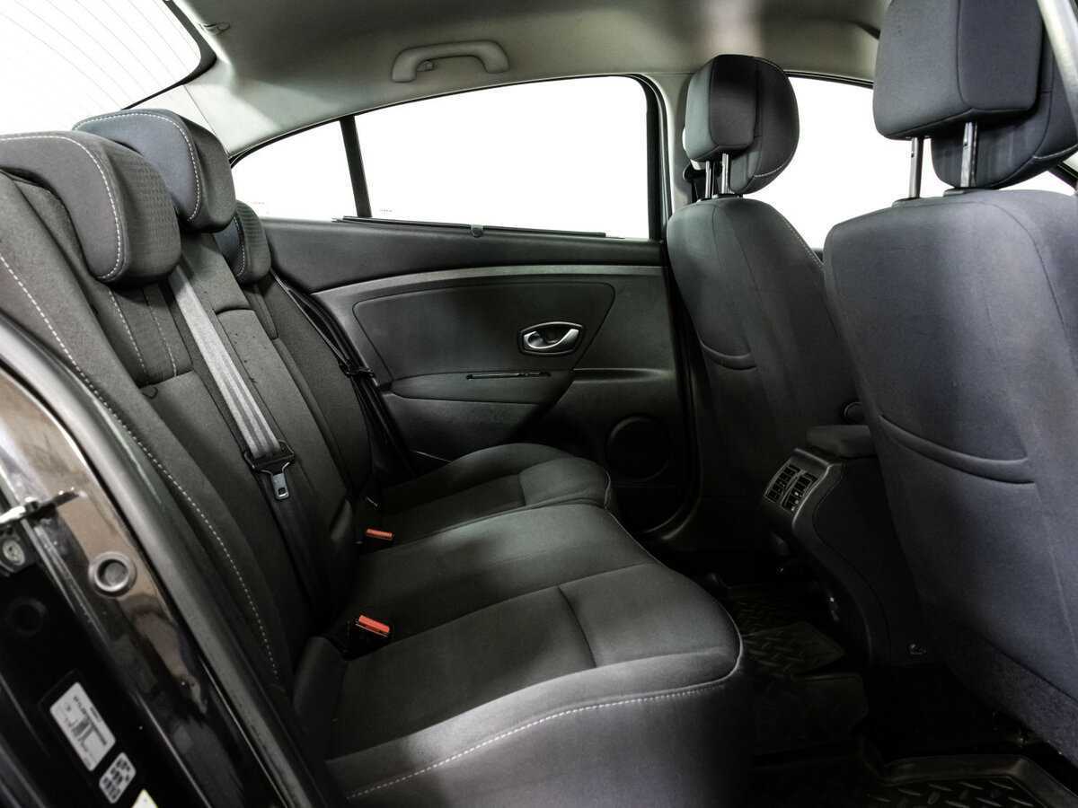 Renault Fluence с пробегом — 2011 год. Фото: #11