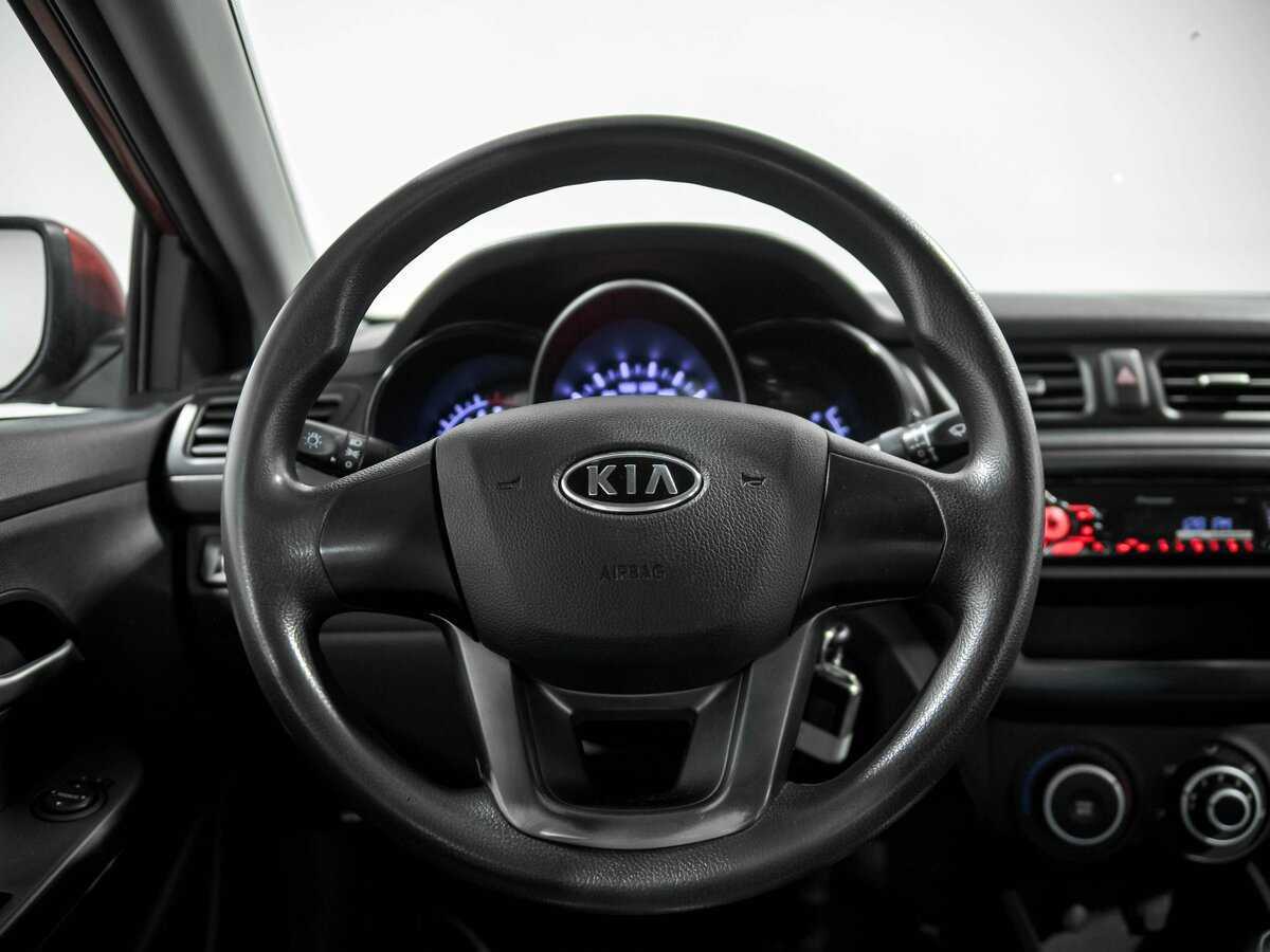 Kia Rio с пробегом — 2012 год. Фото: #7