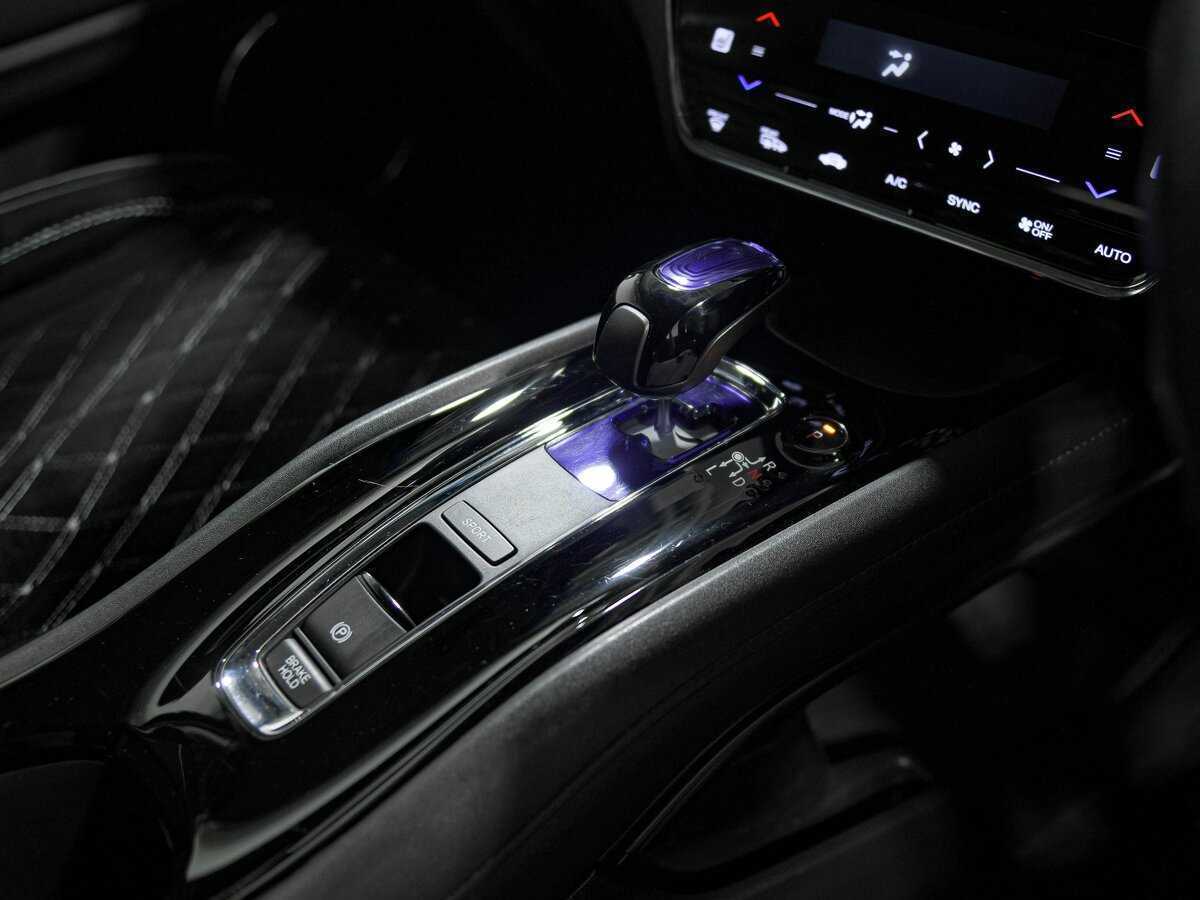 Honda Vezel с пробегом — 2014 год. Фото: #11