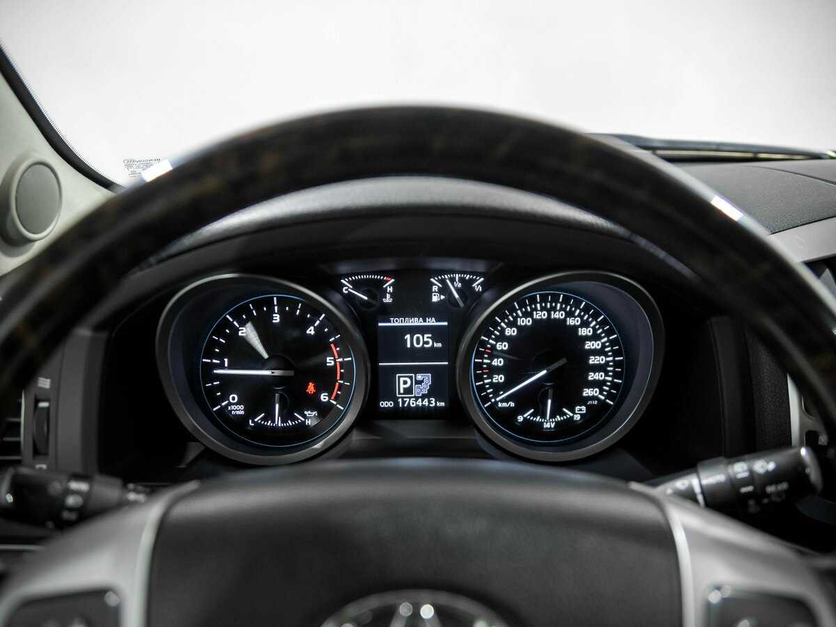 Toyota Land Cruiser с пробегом — 2015 год. Фото: #5