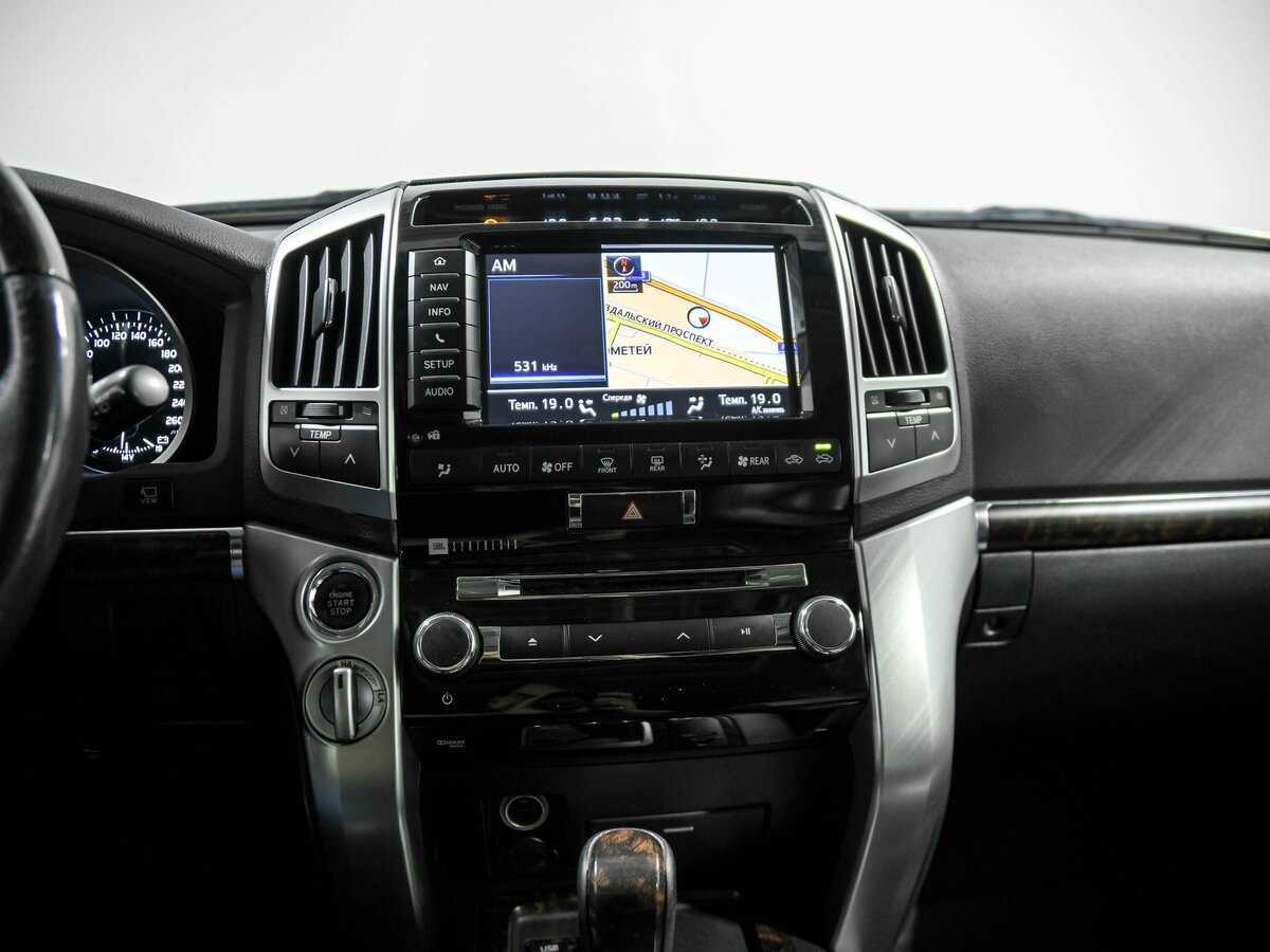 Toyota Land Cruiser с пробегом — 2015 год. Фото: #11