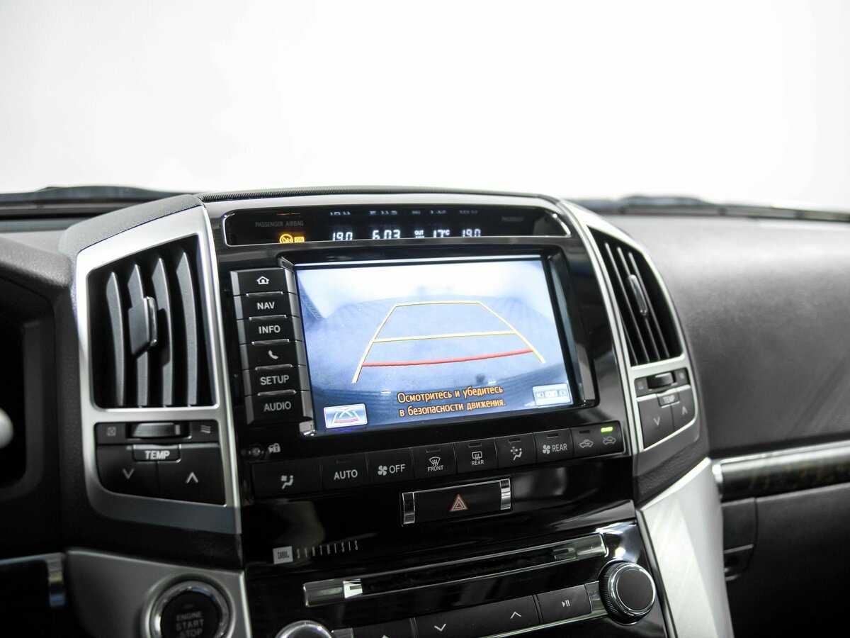 Toyota Land Cruiser с пробегом — 2015 год. Фото: #12