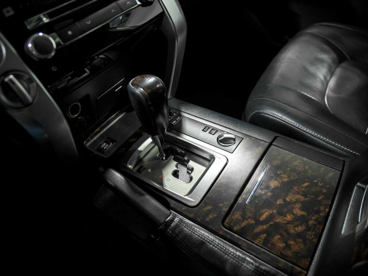 Toyota Land Cruiser с пробегом — 2015 год. Фото: #13