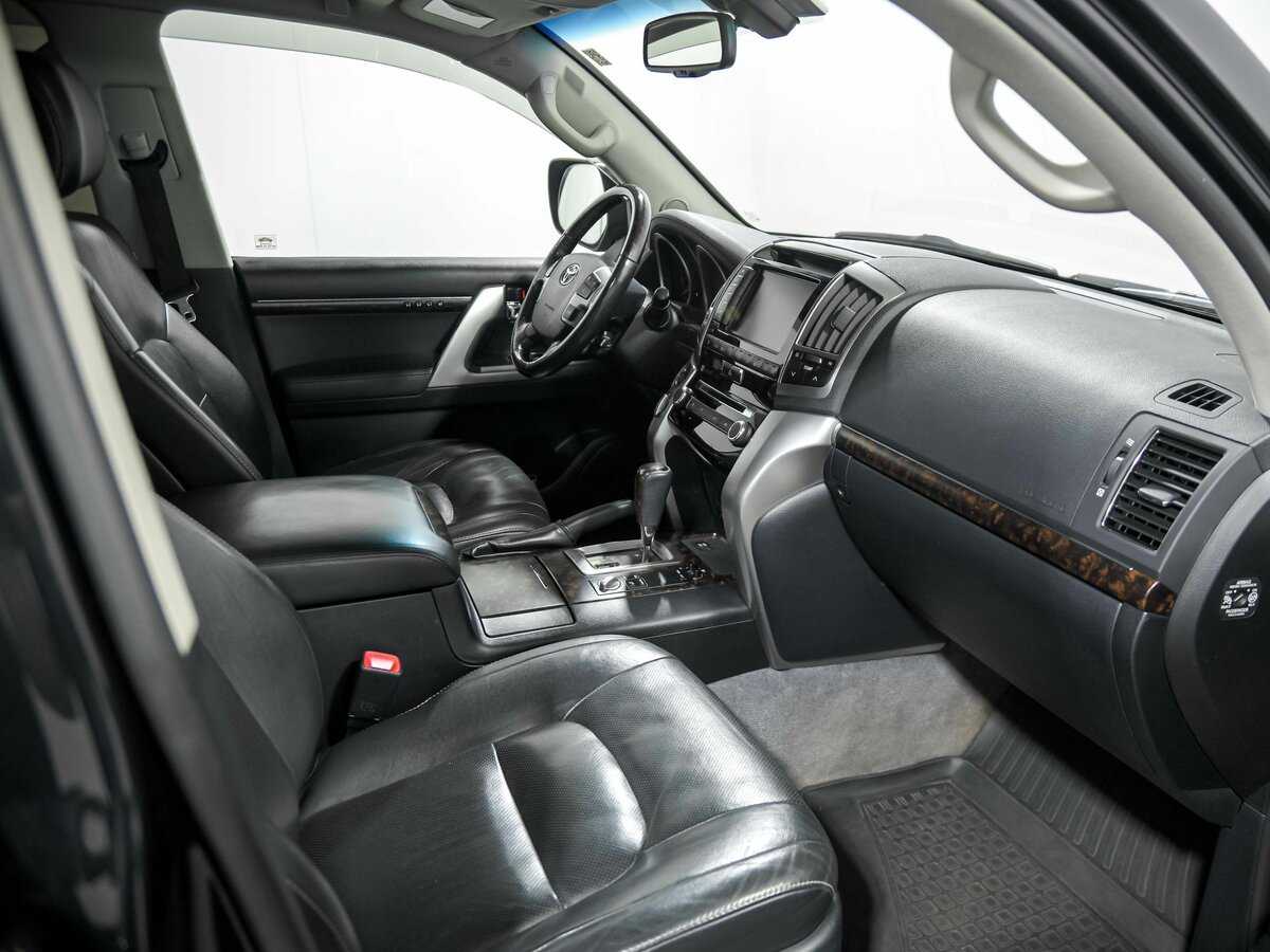 Toyota Land Cruiser с пробегом — 2015 год. Фото: #20