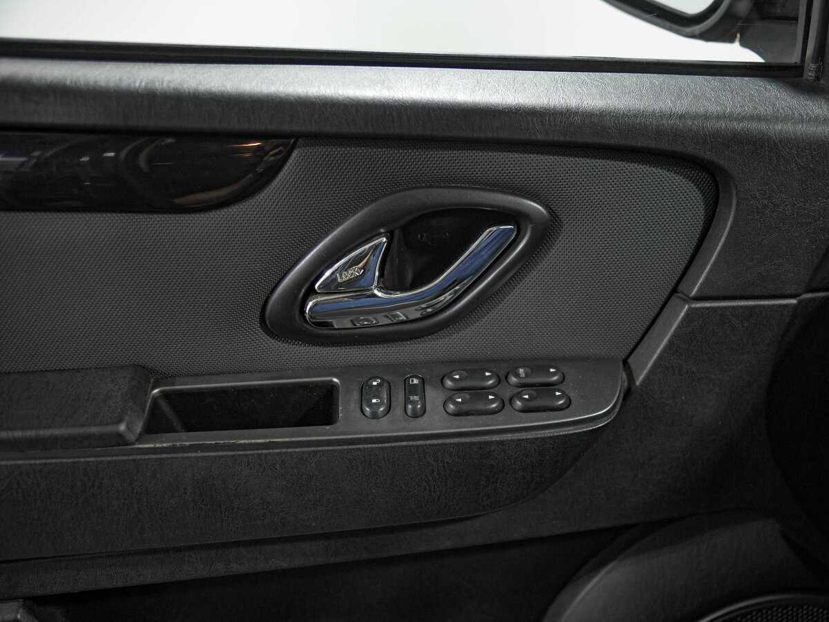 Ford Escape с пробегом — 2008 год. Фото: #10