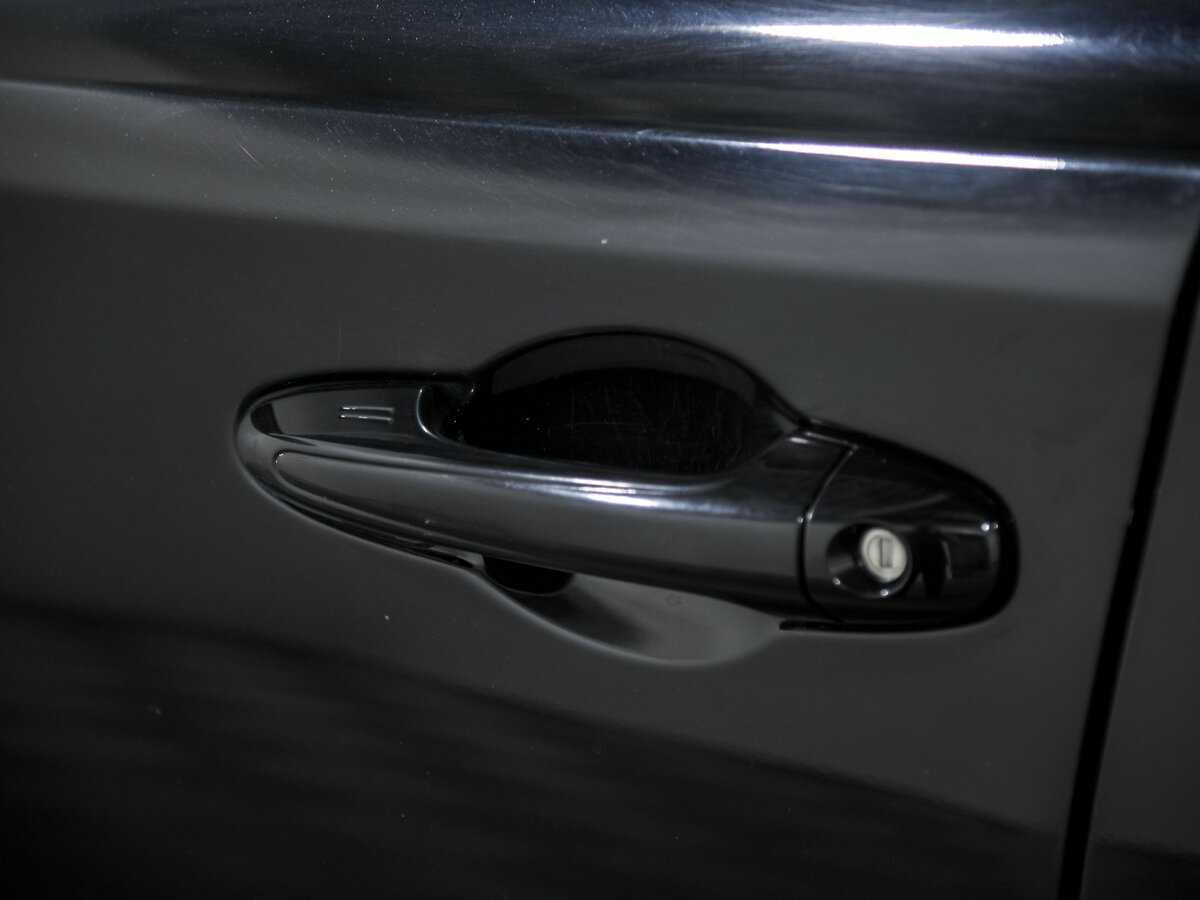 Toyota RAV4 с пробегом — 2017 год. Фото: #16