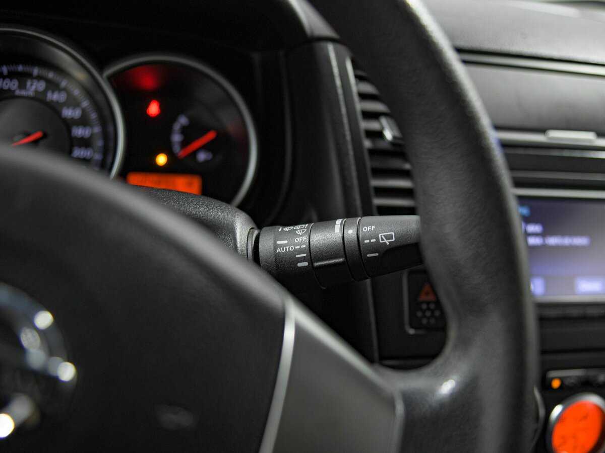 Nissan Tiida с пробегом — 2010 год. Фото: #9