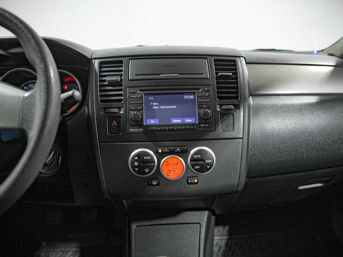 Nissan Tiida с пробегом — 2010 год. Фото: #10